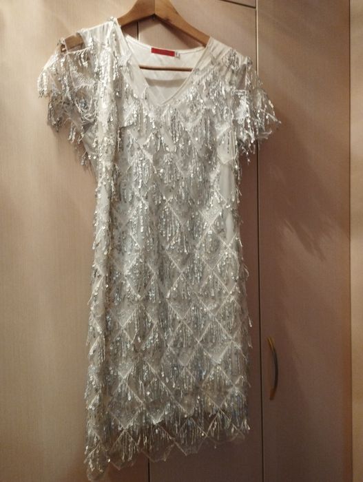 Платья нарядные коктейльные