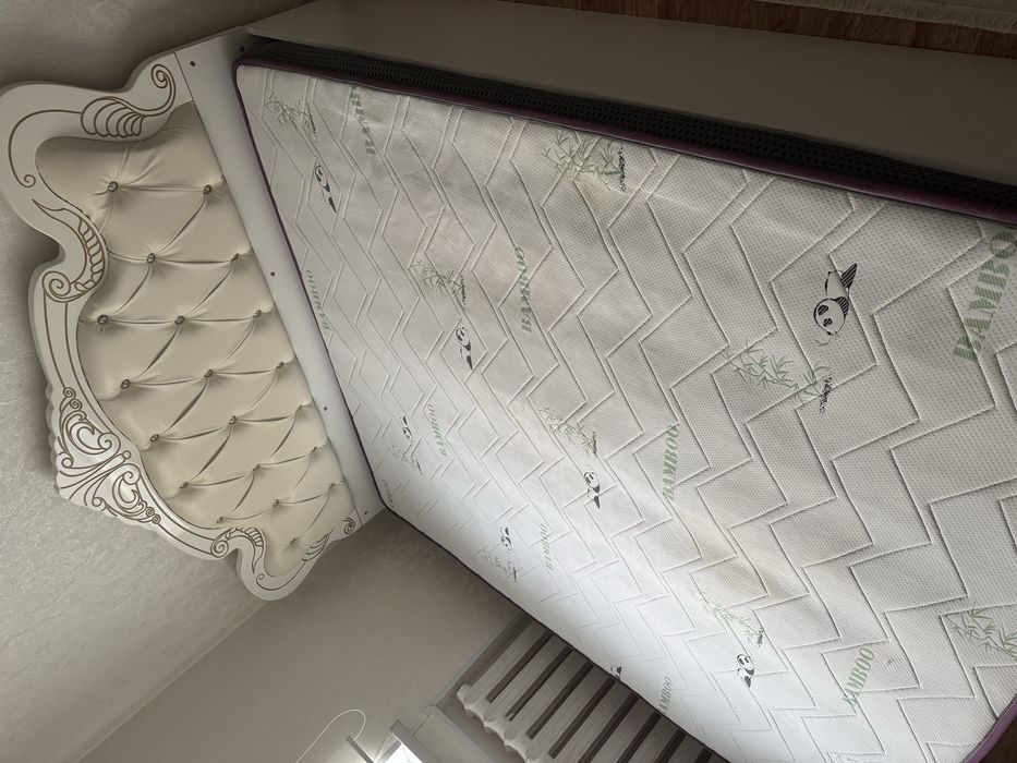 Спальный кроват матрасымен