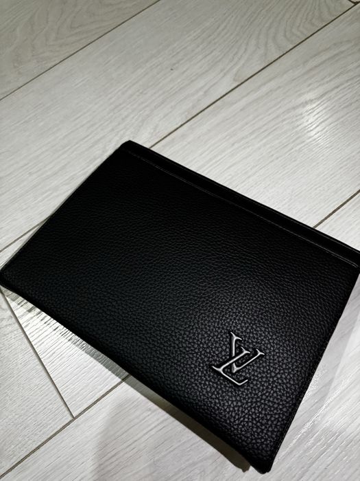 Чанта Клъч / тип плик Louis vuitton. НАЛИЧНИ !.