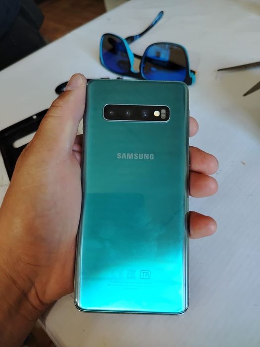 Продам самсунг S10