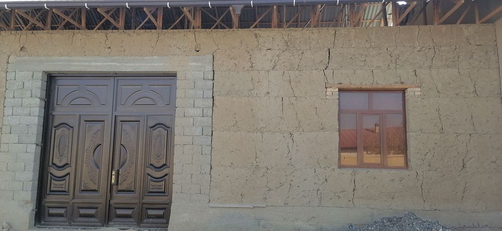 Срочно уй сотилади 6 сотихли 6 хонали вариантлар бор килишамиз