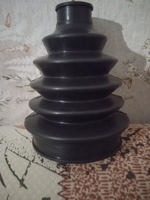 Продам наружный пыльник на Cobalt.