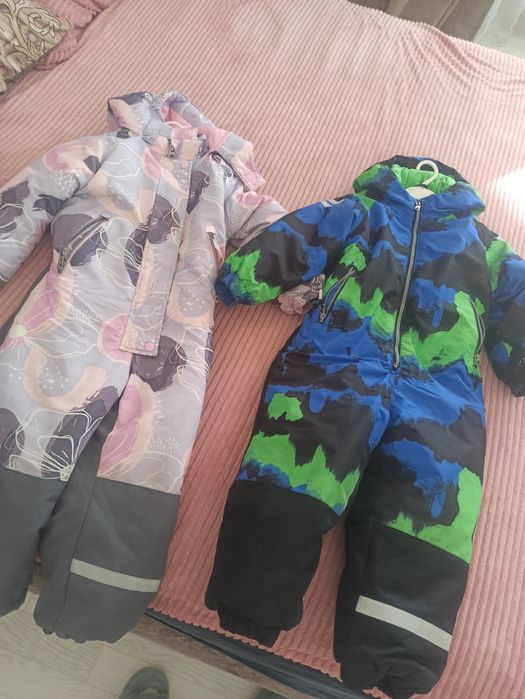 Продам два комбинезона на мальчика и девочку
