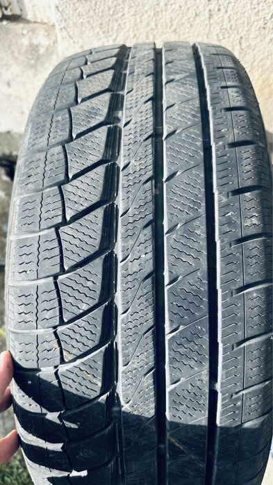 Vand 2 anvelope Davanti Wintoura