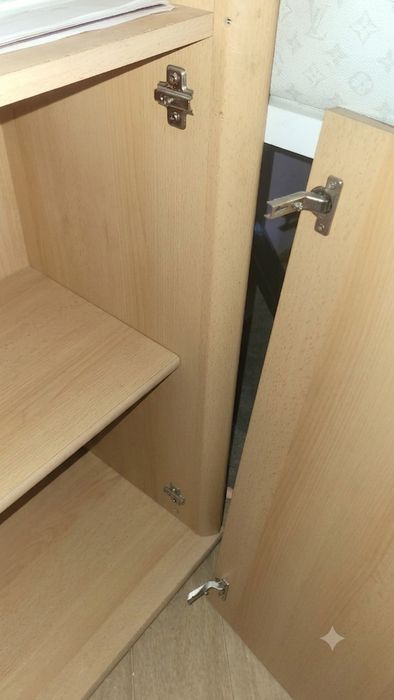 Отдам даром — шкаф-витрина + диван-кровать