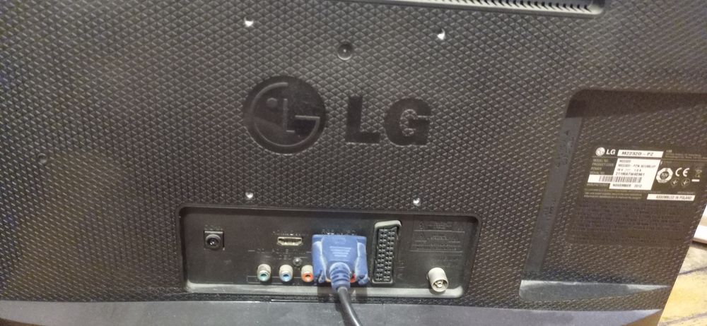 Монитор LG M2232D в перфектно състояние.