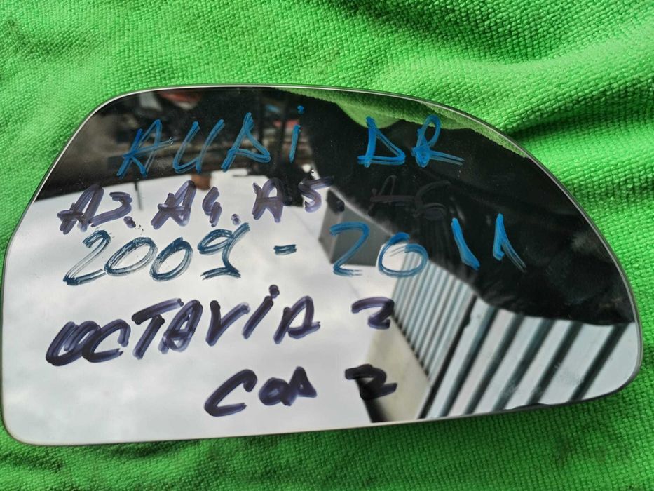 sticlă de oglindă retrovizoare dreapta audi A3 A4 2009 2011 /skoda octavia 2