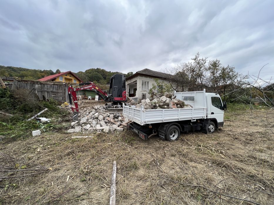Miniexcavator de închiriat si basculabila cu macara