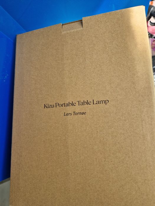 New Works  Kizu Lampa de masa