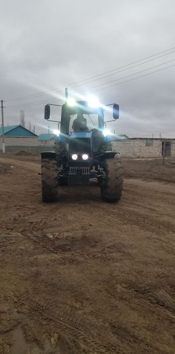 Трактор МТЗ-1221