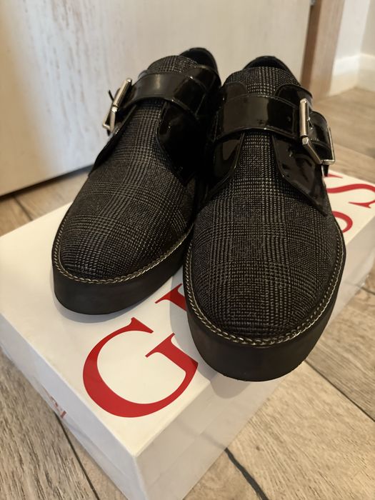 Обувки Guess , 39 номер