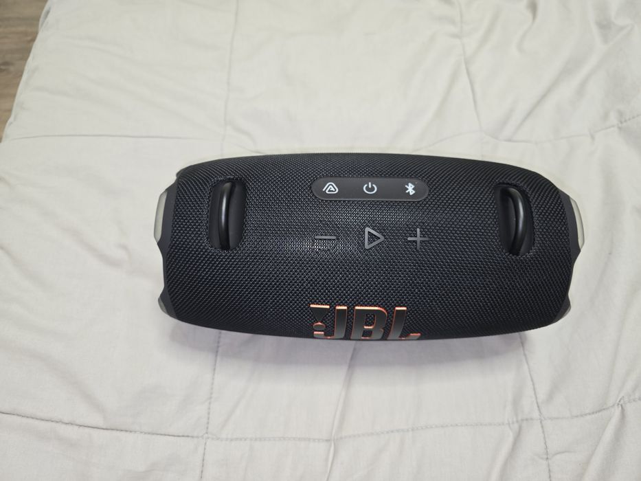 Колонка портативная JBL