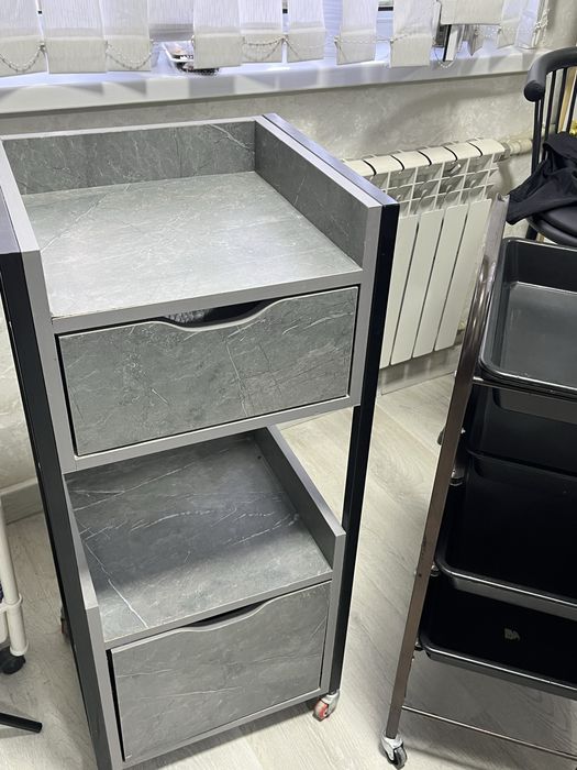 Помощники, Срочно на продаже