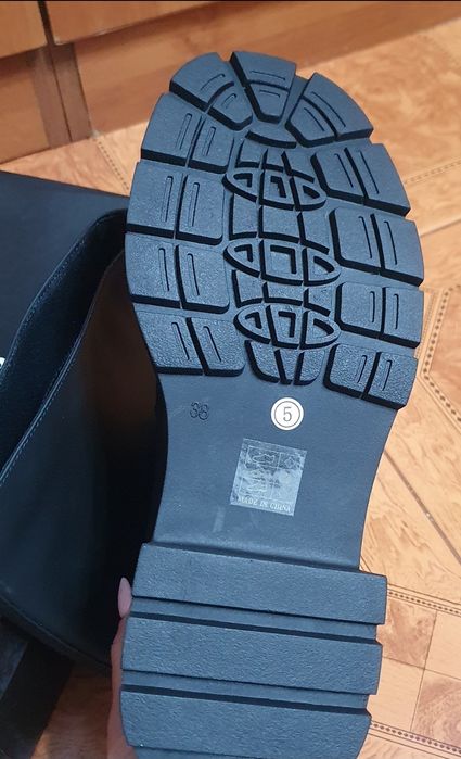 Дълги ботуши PrettyLittleThing