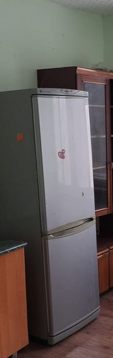 Продам не дорого холодильник торг есть самовывоз