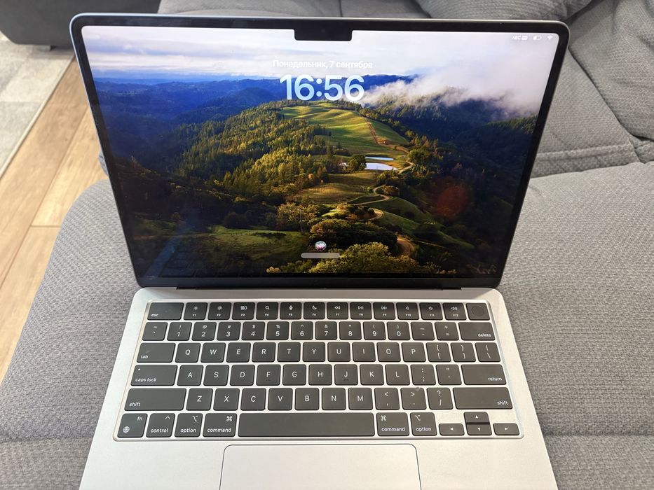 Macbook Air m2 2022 8 гб/256гб