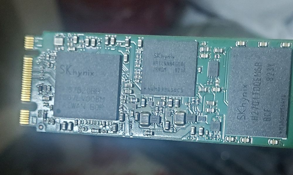 Sata ssd накопитель 256гб.