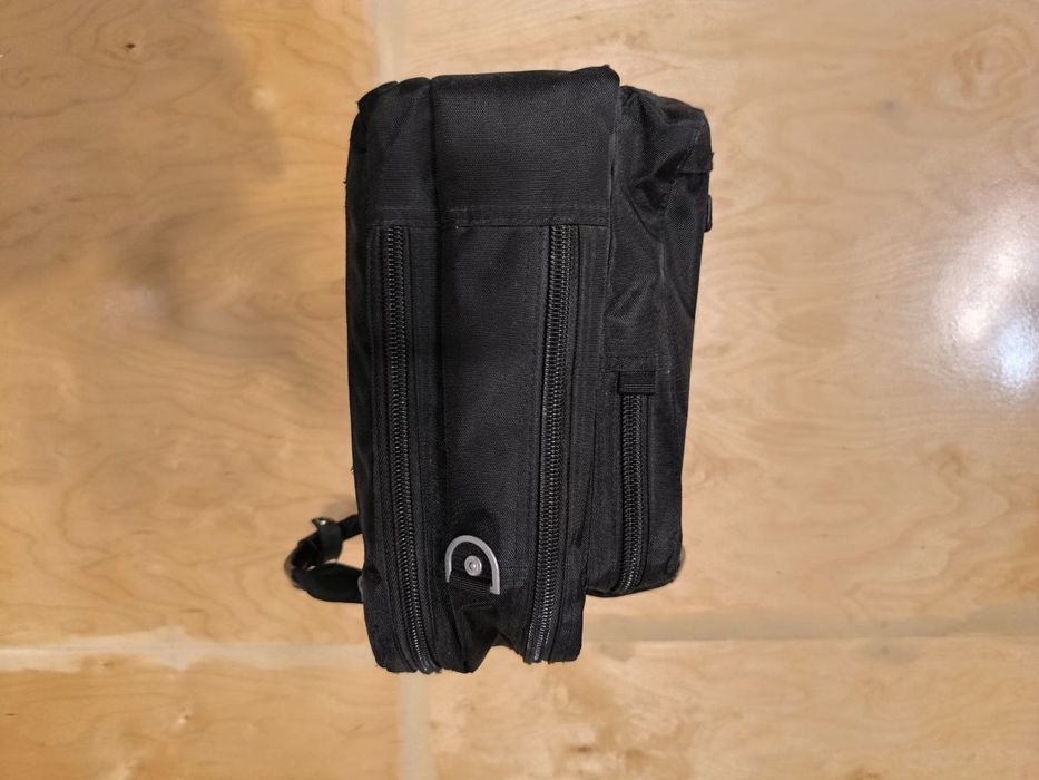 Универсальный рюкзак-сумка для старшеклассника или студента.