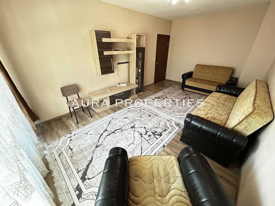 Дава се под наем Двустаен апартамент в Разград, Орел - 65 кв.м за 306 € - Снимка #1