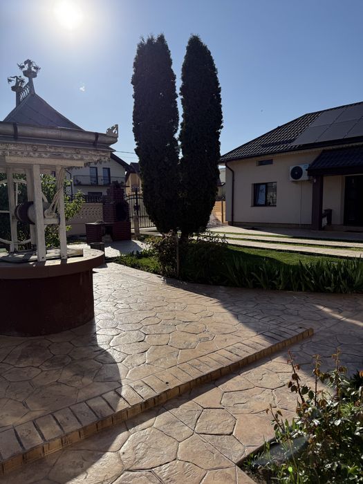 Casă cu 3 camere baie si bucatarie in Cordun