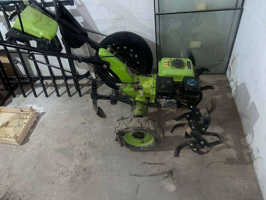 Мини трактор ручной