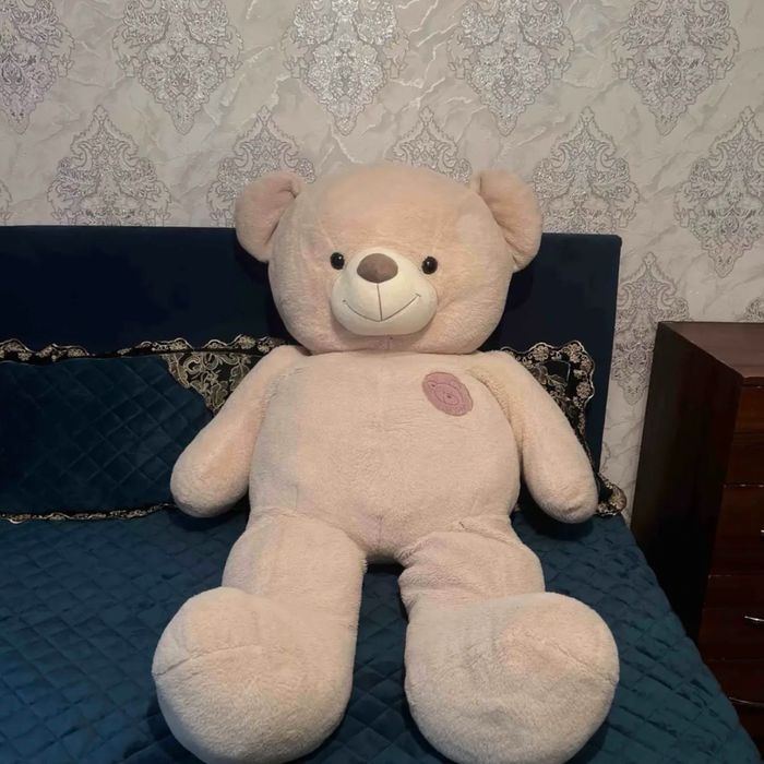 Большой плюшевый мишка