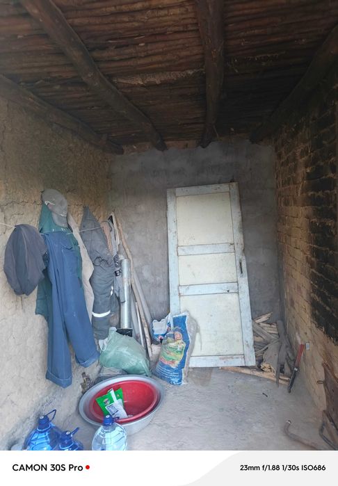 Toshkent viloyati Yangiyoʻl tumanida uyni yarmi sotiladi 4sotx