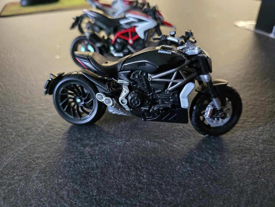 Мотори Ducati Shell 1:18