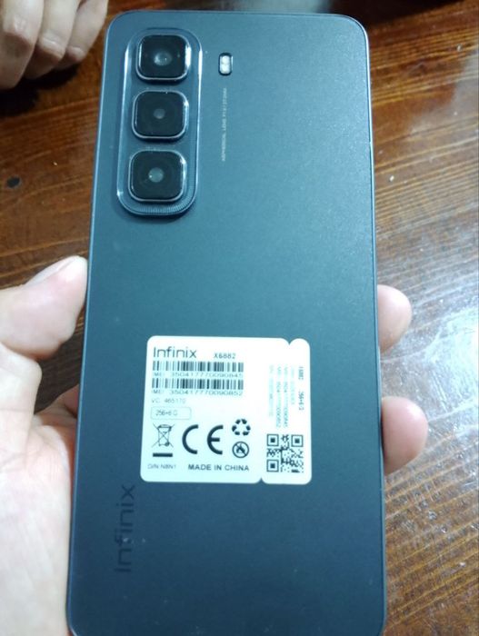 Tel sotiladi. Infinix Hot 50