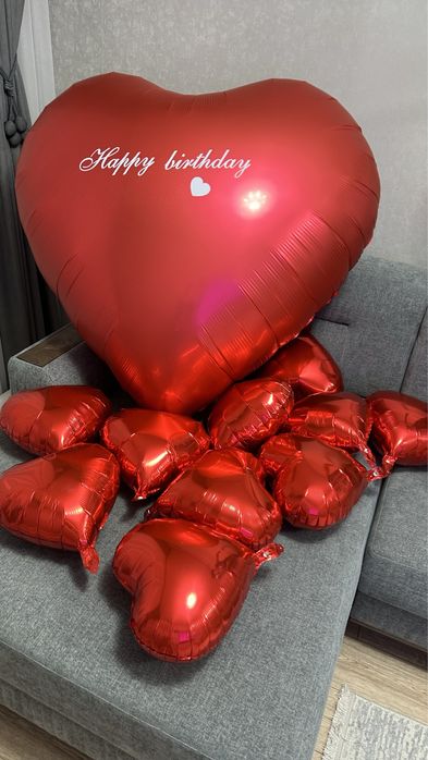 Огромный шар с 10 маленькими шариками