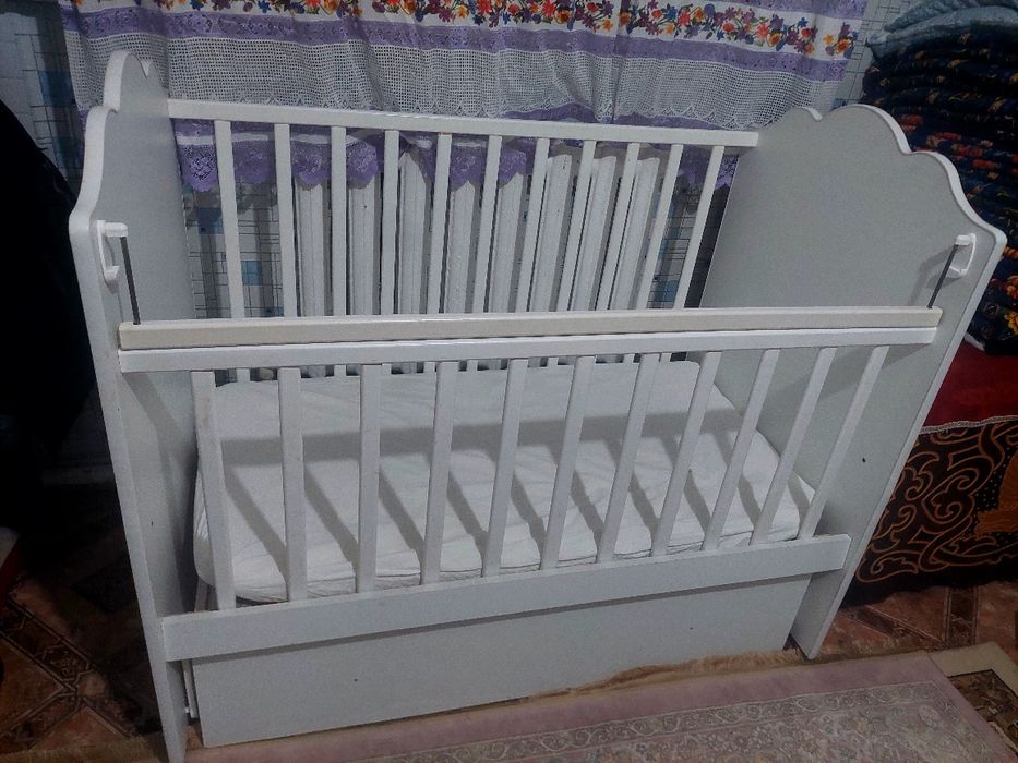 Бу стол 1.2×2.5метр.манеж ,диван кресло