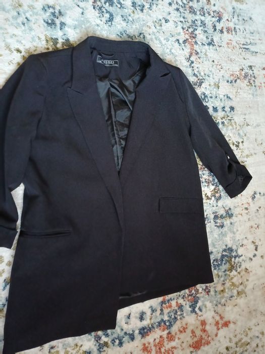 Костюм продам срочно