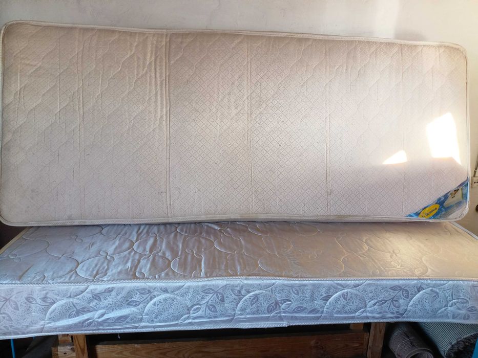 Продам б/у матрасы