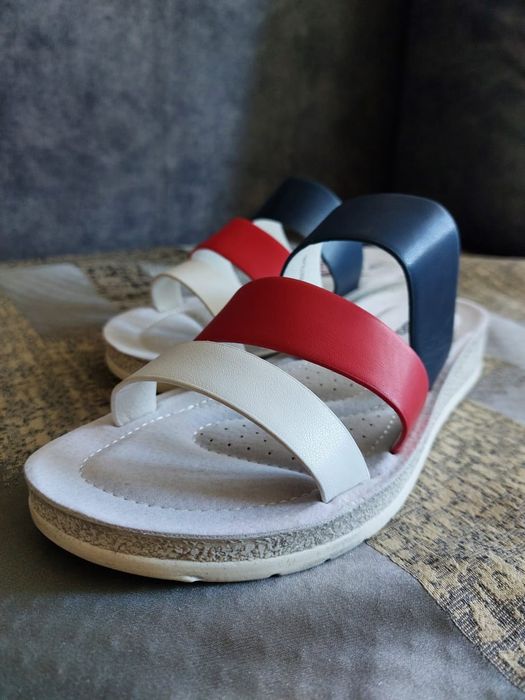 шлепанцы новые !