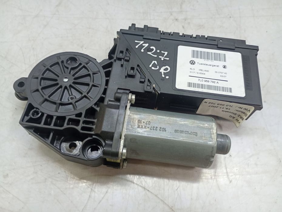 Motoras geam dreapta fata 7l0959792a Volkswagen Touareg 1 (7L) (2002 - 2007) 3.0 tdi CAS 3.0 tdi CAS