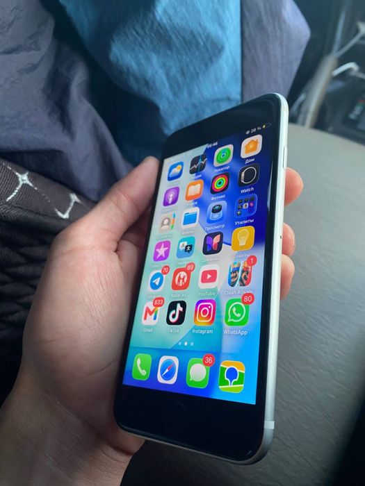 Iphone se (64gb)