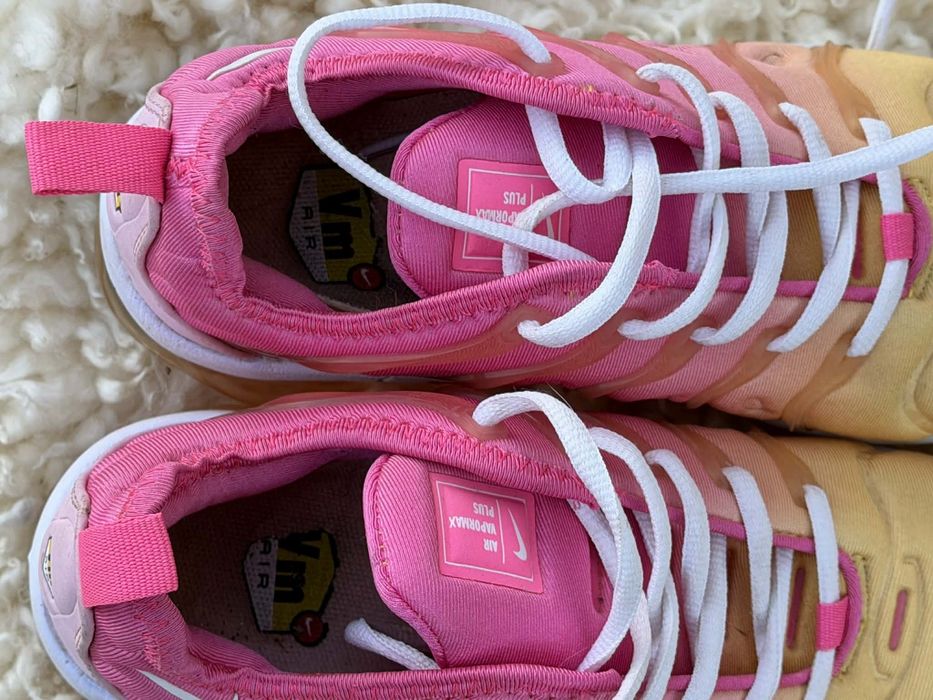Nike Air Vapormax Plus pink оригинални дамски сникърси 38. Номер