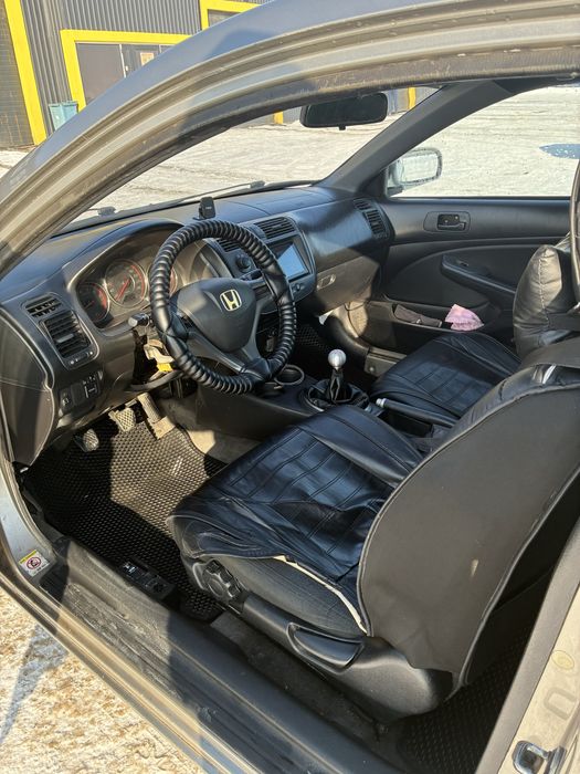 Продаю Honda Civic 2003 купе