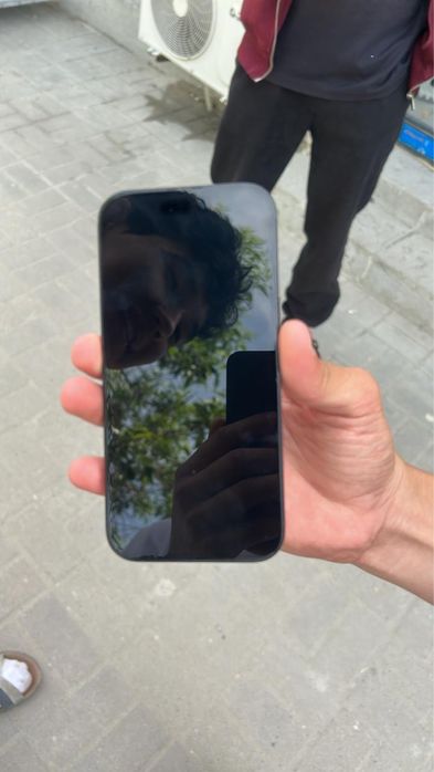 iPhone 15 с титан