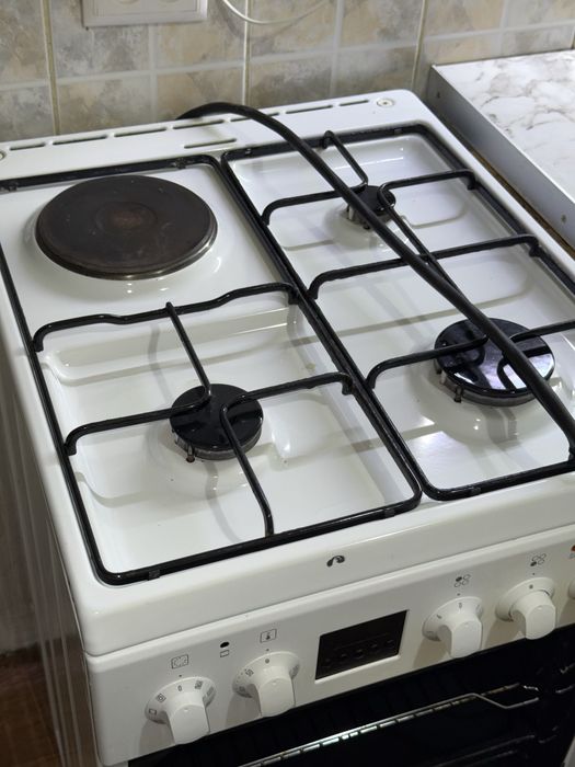 Продам газовую плиту