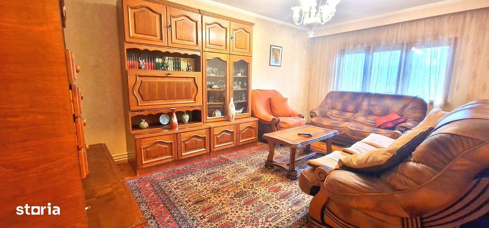 Trei camere decomandat etajul 1, Dacia