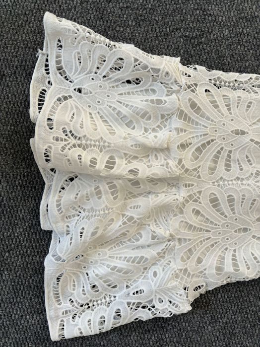 Дантелена дамска рокля