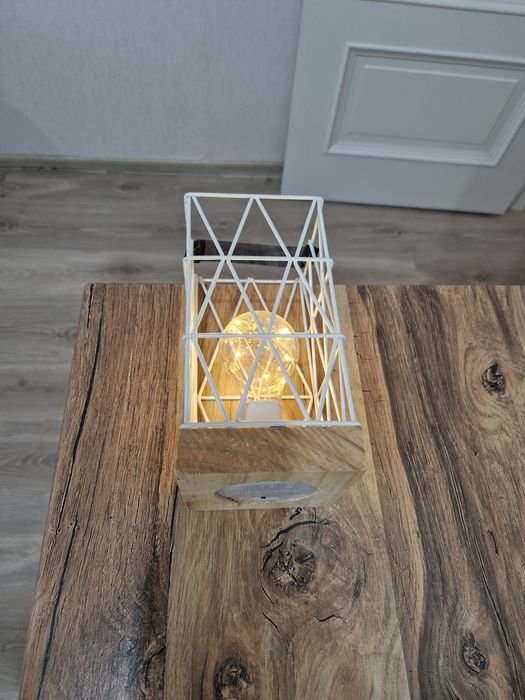 Светильник настольный