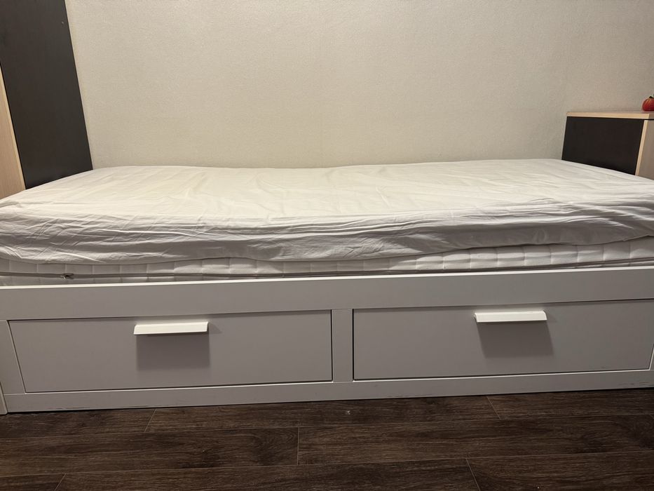 Продам кровать IKEA бримнэс