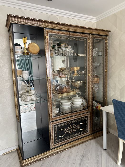 Продам сервант бу