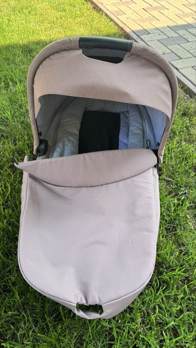 Продам коляску Easywalker Harvey