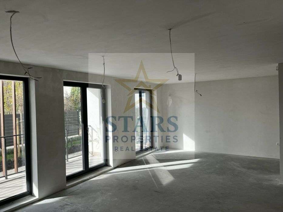 Продава се Тристаен апартамент в Варна, м-т Св. Никола - 159 кв.м за 1363 €/кв.м - Снимка #4