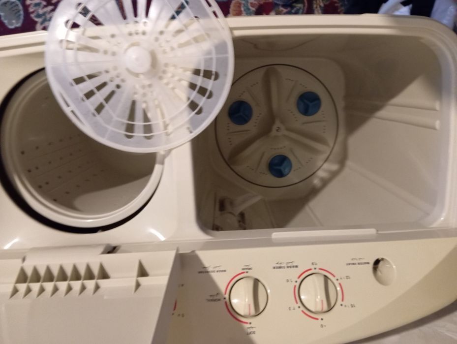 Продается стиральная машинка,5,5 кг загрузки,в отличном состоянии.