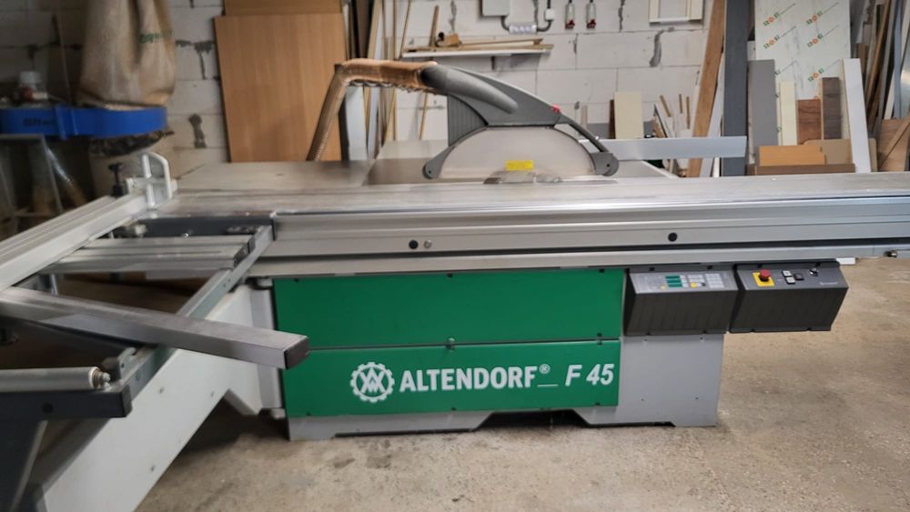 Продавам форматно-разкроващ циркуляр Altendorf F 45