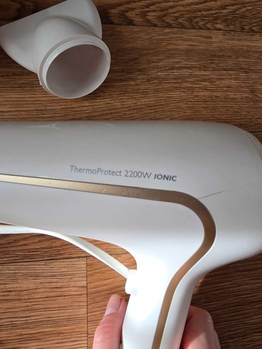 Фен Philips ThermoProtect Ionic HP8233/08 hairdryer